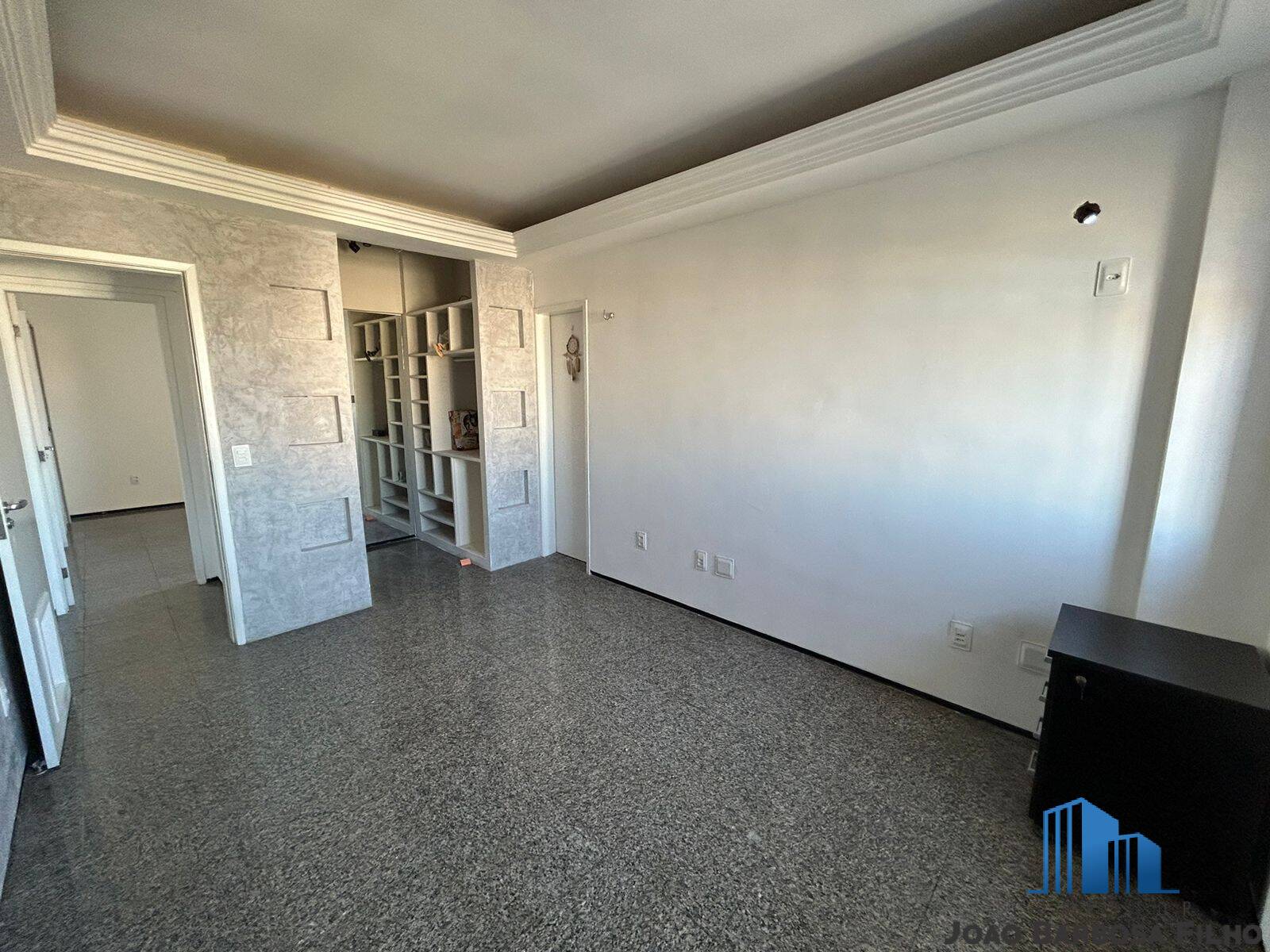 Apartamento à venda com 4 quartos, 200m² - Foto 3